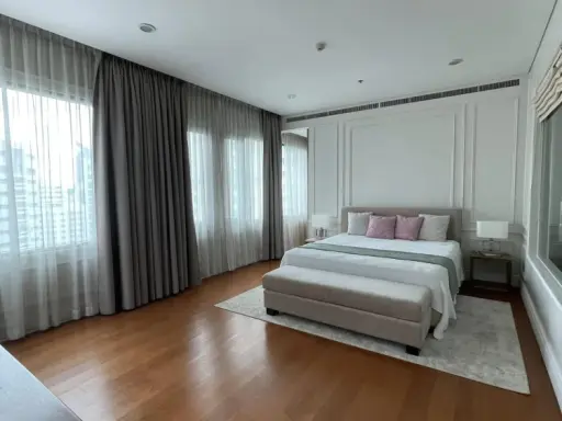 ขาย ไบร์ท สุขุมวิท 24 3 ห้องนอน 3 ห้องน้ำ ห้องมุม วิวพระอาทิตย์ตก อย่าเลื่อนผ่าน จองเลย