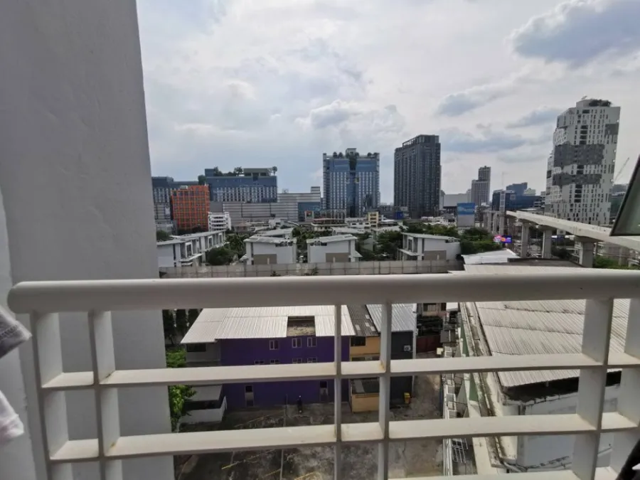 ขาย ไลฟ์ แอท รัชดา (ลาดพร้าว 36) 2 ห้องนอน 2 ระเบียง กั้นแยกห้องครัวเป็นสัดส่วน รีบจองเลยจ้า ด่วนๆ