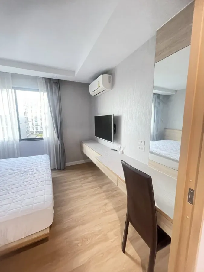 For rent: V Condo Salaya, large room, comfortable, usable area, plus a good price. If you don't book, you'll regret it.