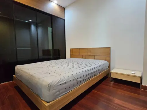 For rent, Supalai Premier @ Asoke, 37th floor, extremely beautiful view, plenty of usable space. Just come and move in right away.