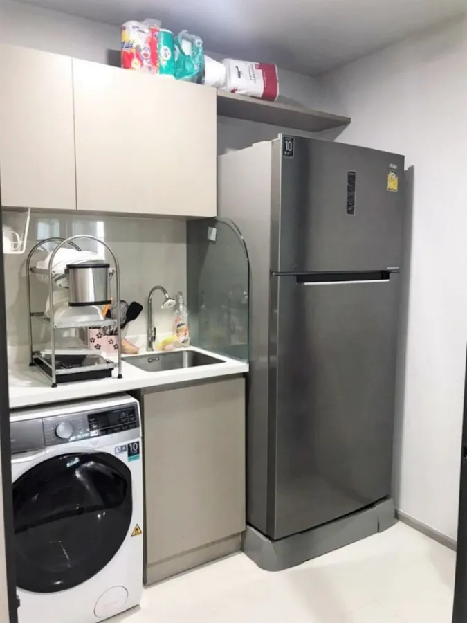 ขาย ห้องชั้น 17 ขนาด 2 ห้องนอน 2 ห้องน้ำ ตกแต่งผนังวอลเปเปอร์อย่างดี สวยคุ้มจองเลย ที่ Life Ladprao