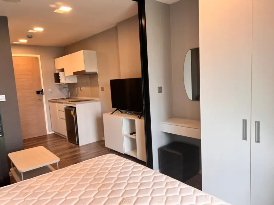 Condo for rent, Atmoz Chaengwattana, beautifully decorated, fully furnished, very attractive price, hurry to reserve
