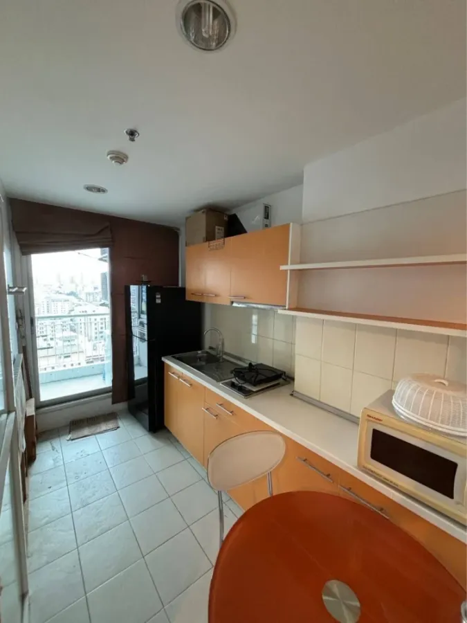 For rent: Life @ Ratchada-Huaikwang, 14th floor, open view room, divided into sections, book now.