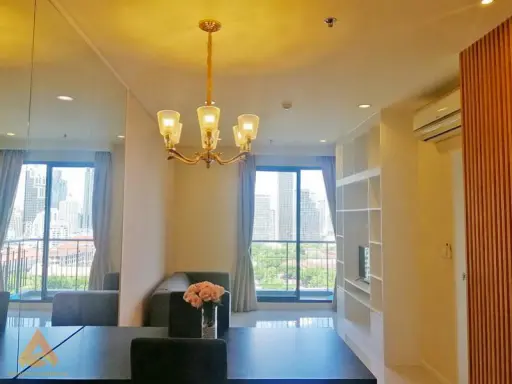 Very luxurious. The ambience is extremely attractive. Anyone who likes the style of the palace, come this way !! Villa Asoke, urgent, slow !!!!