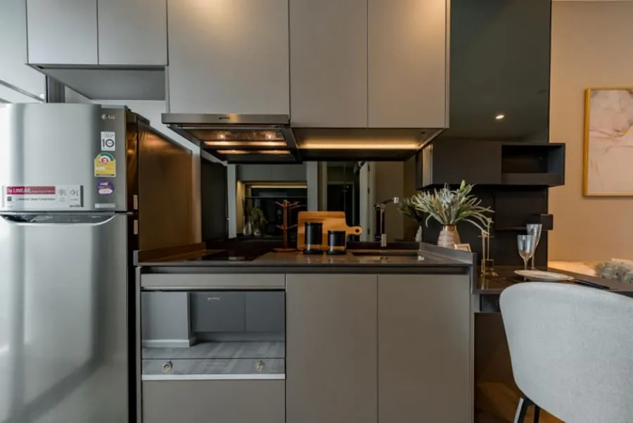 Sell/Rent Condo The Room Sukhumvit 69, fully furnished with electrical appliances, don't miss it.