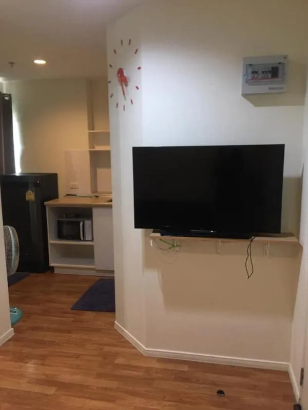 For rent, Lumpini Park Phetkasem 98, Building B, 19th floor, no block view, on the second main pine side, fully furnished, ready to move in.