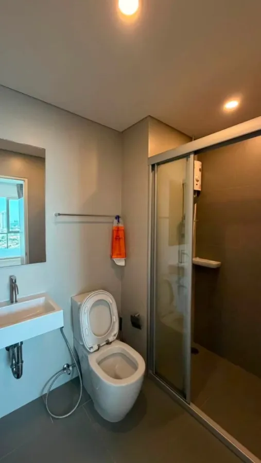 For rent: Lumpini Place Ratchada-Sathu, beautiful unobstructed city view, room is as pictured, ready to move in with just your luggage.