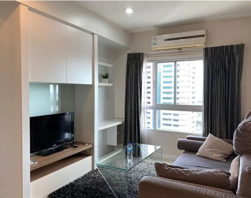 ให้เช่า Q House สาทร ตกแต่งสวยเริศติดวอเปเปอร์สวยหรู พร้อมเครื่องใช้ไฟฟ้าครบ มาแต่ตัวเข้าอยู่ได้เลย