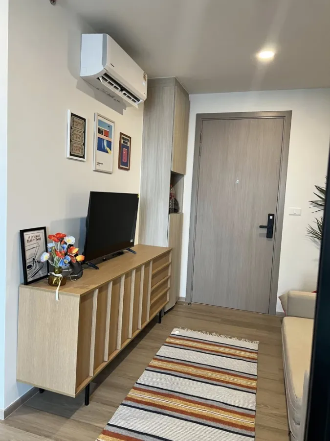 For rent: Origin Play Bangkhunnon Triple Station, high floor unit, fully furnished, good ventilation, beautiful view with no obstructing buildings. Bo