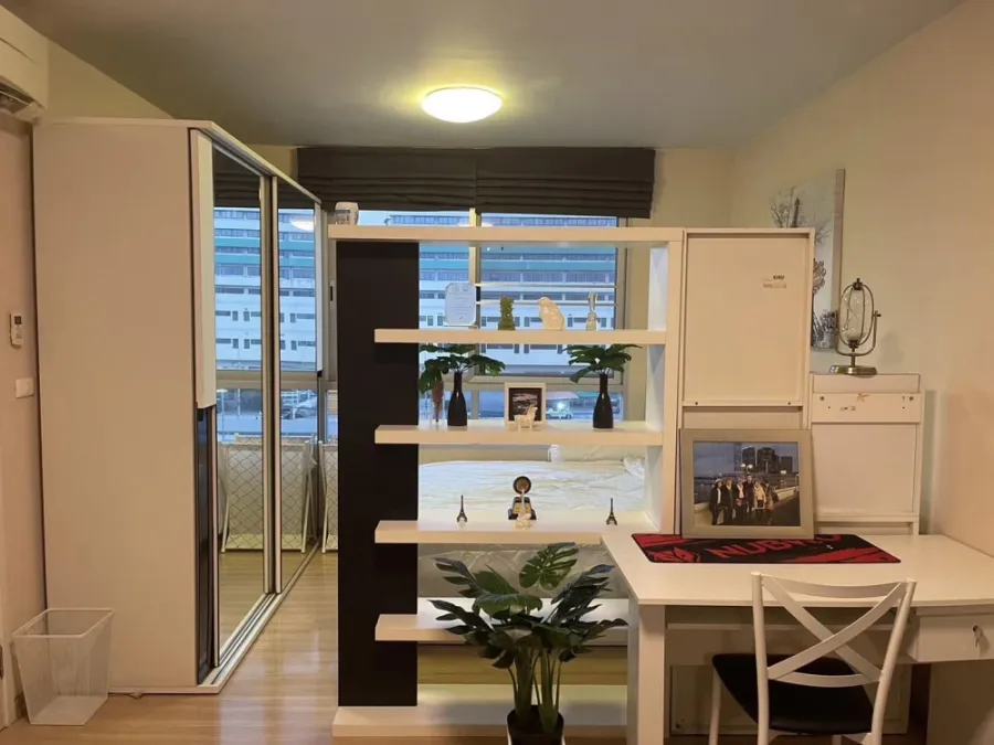 ขาย ให้เช่า Plum Condo Nawamin ชั้น 6 ห้องสวย ทำเลดี เฟอร์นิเจอร์ครบครัน ด้านขวาไม่ติดกับห้องไหน หิ้วกระเป๋าใบเดียวเข้าอยู่ได้เลย