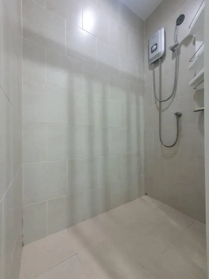 For rent, The Base Chaengwattana, Building B, 11th floor, Klang-dee height, fully furnished, ready to move in. Interested, hurry to reserve now.