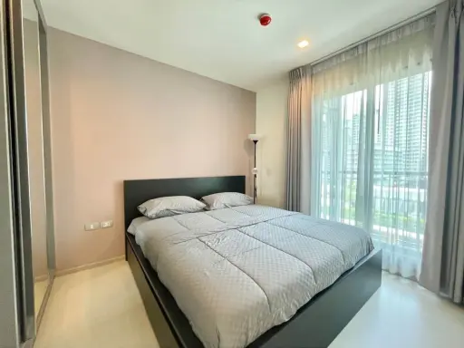 Condo for rent, Rhythm Sukhumvit 36-38, fully furnished room, 11th floor, unblocked view, great price. Hurry and reserve now.