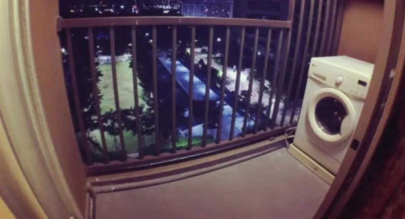 SALE The Trust Condo Ngamwongwan, spacious living area Free furniture + electrical appliances decorated with