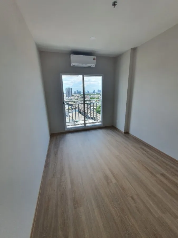 Selling a reservation slip for Lumpini Ville Charan-Fai Chai, 16th floor. Good project, nice location. If interested, hurry and reserve now. Don't mis