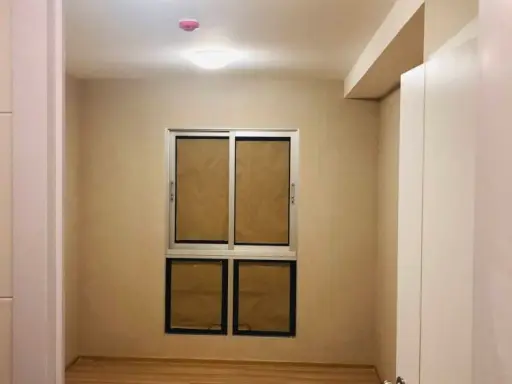 Plum Condo Chaengwattana Station for rent, empty room, quiet, private Pool view balcony. Hurry up.