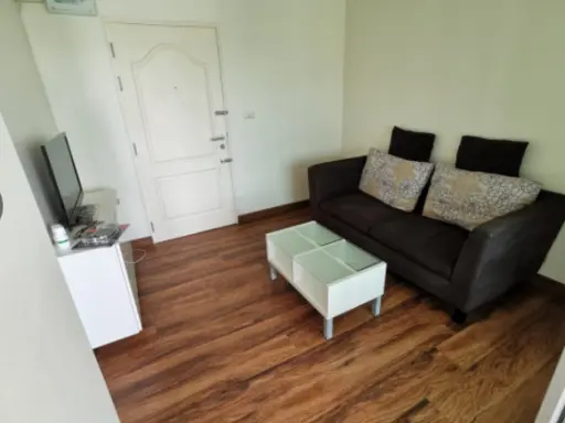 For rent, Den Vibhavadi, 6th floor, new paint, clean, inviting, plus a very good price. Book now, don't wait, hurry up.