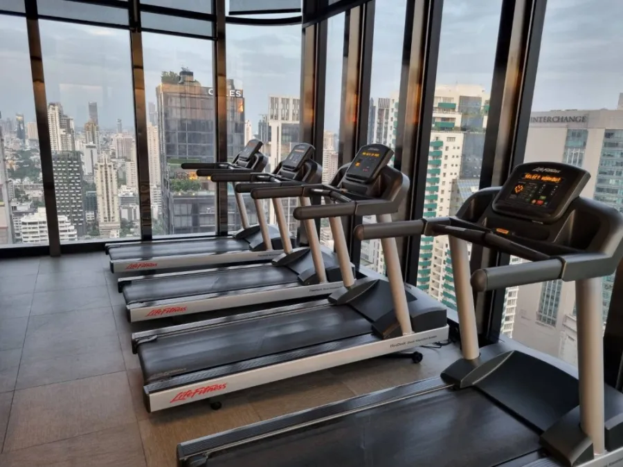 For rent!! Condo Ashton Asoke, 36th floor, Asoke Road view, full facilities, ready to move in. Hurry up and book now!!