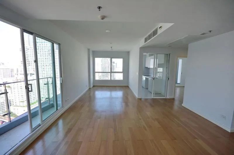Condolette Ize Ratchathewi for sale, god position, 3 sides glass, high floor, good city view, cheap room, you have to reserve.
