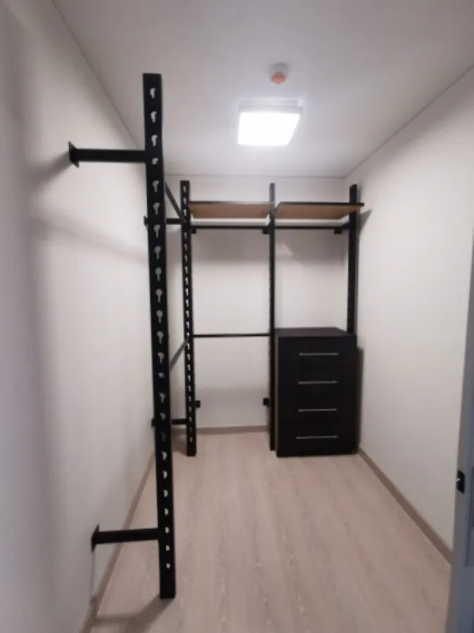 Niche id @ Pakkret Station for rent, decorated with built-in rooms. There is a separate dressing room. Very good. If interested, hurry to reserve.