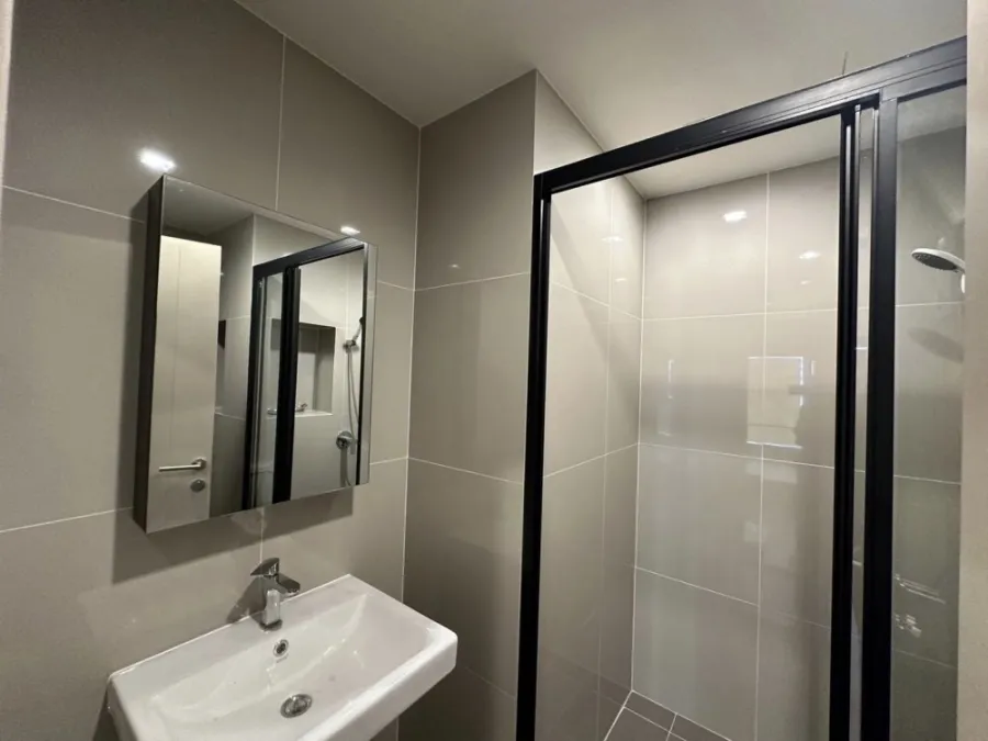 For rent, The Base Phetchaburi-Thonglor, 1 bedroom, 1 bathroom, fully furnished with Index furniture. Hurry up to reserve.