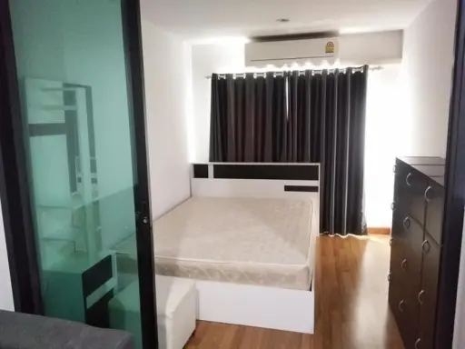 Condo for rent, Regent Home 18 Chaengwattana, nice room, fully furnished, finish here, hurry up and become the owner.