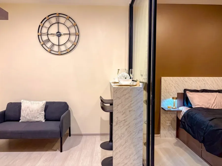 Condo for rent Life Asoke, pool view, good location, furniture, ready to move in, book now!!