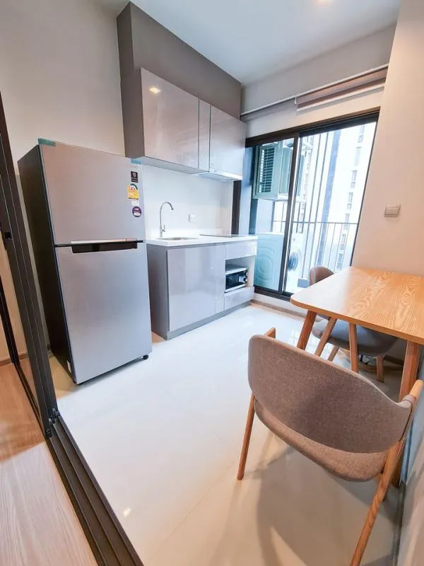 Condo for rent Life Asoke-Rama 9, new room, fully furnished as shown in the picture. with a cool condo location in the heart of the city
