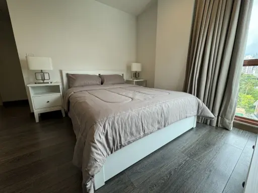 For rent!! Condo The Crest Ruamrudee, 7th floor, luxury condo, beautiful room, fully furnished, ready to move in. Don't miss it!!