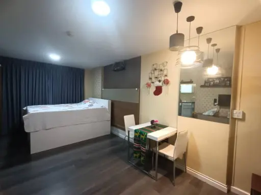 For rent, D Condo Campus Resort, Abac Bangna, Abac, room decorated with beautiful walls. Furniture ready to move in. Book now.