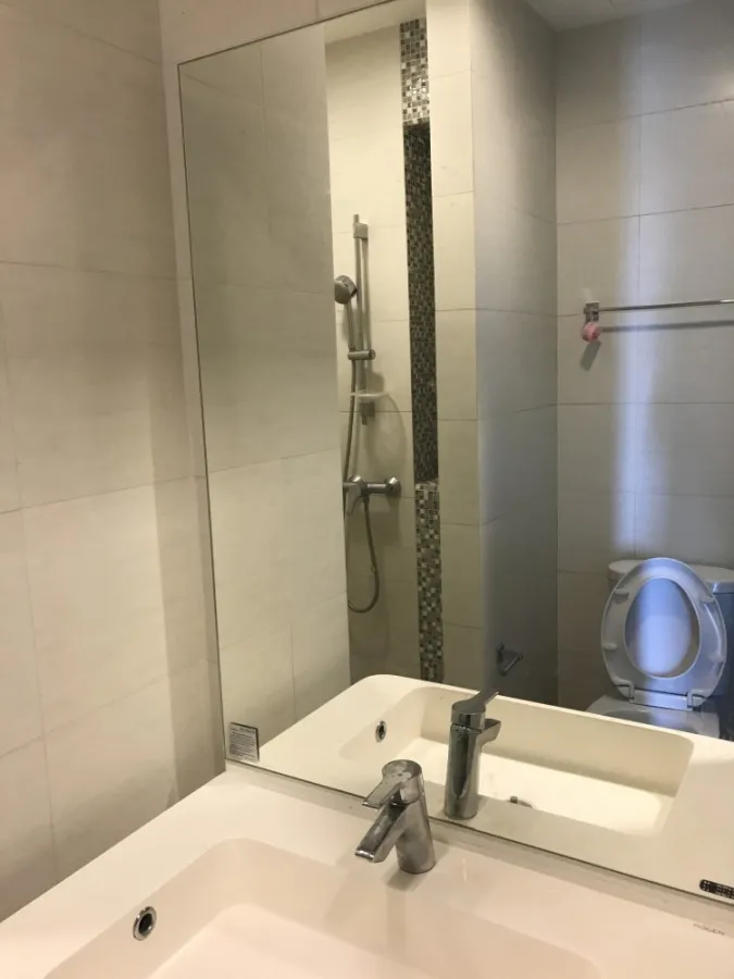 For rent, Let Mist, complete facilities, great price, if interested, hurry up to reserve before it's out of hand.