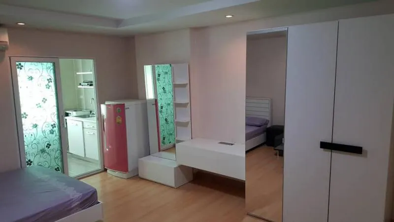 ให้เช่า แฮปปี้ คอนโด รัชดา 18 ช้ัน 8 ห้องสวย แถมกว้างสุดๆๆ ราคาไม่ต้องพูดถึง ถูกมากแกรรร เช่าเลยๆๆ