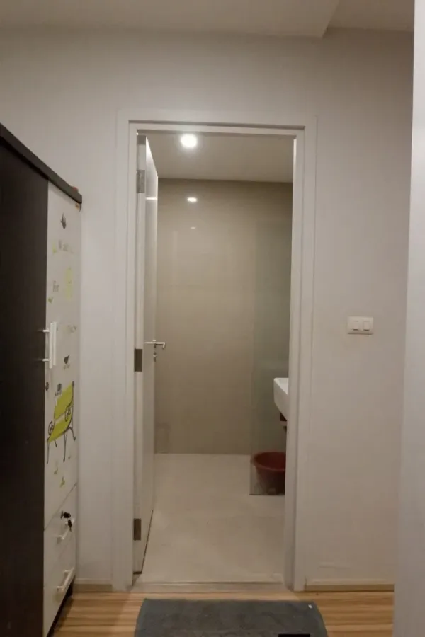 For rent: Library Houze Charan Sanit Wong 13, 3rd floor, fully furnished room, ready to move in, book now, don't miss out.