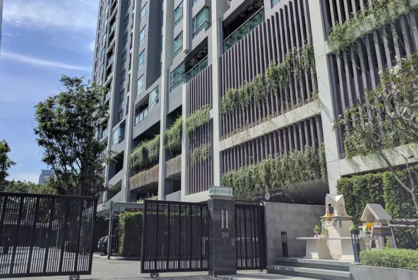 For rent H Condo Sukhumvit 43, great room number. Simply decorated, very livable, lots of usable space, book now.