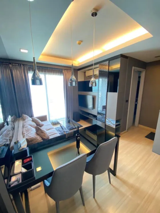 Condo for sale, True Thonglor, beautiful view, new built-in room, very good room, fully furnished Can't miss it