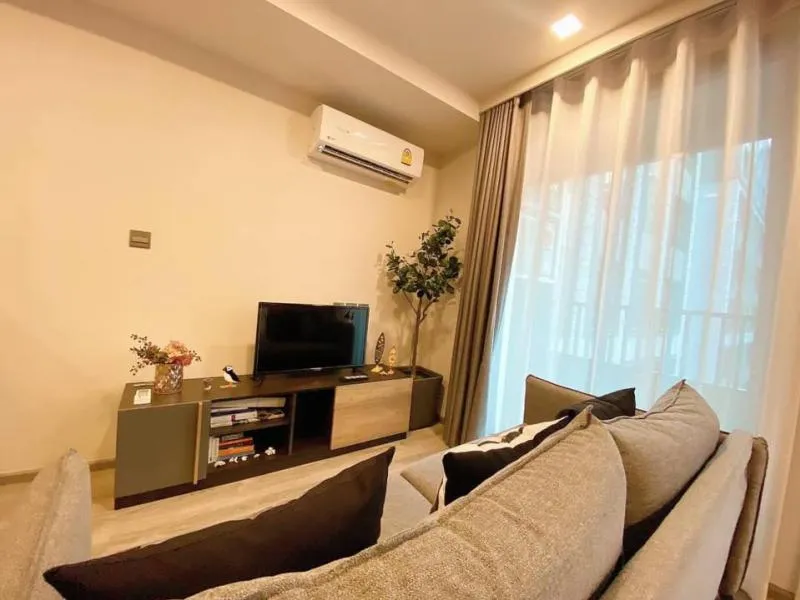 อย่าพึ่งเลื่อนผ่าน!! For rent Maestro 19 รัชดา ผนังติดวอล สวยมากๆ ห้องใหญ่พื้นที่เยอะ ห้องดีต้องจอง