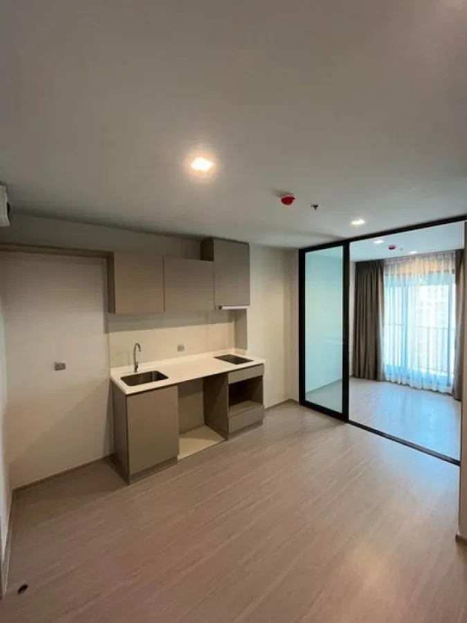Sale Life Ladprao, empty room, high floor, city view, room decoration type, must be reserved You can reserve in advance.