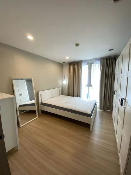 For sale: The Niche Sukhumvit 49, complete with furniture and electrical appliances, great price, reserve now, hurry!