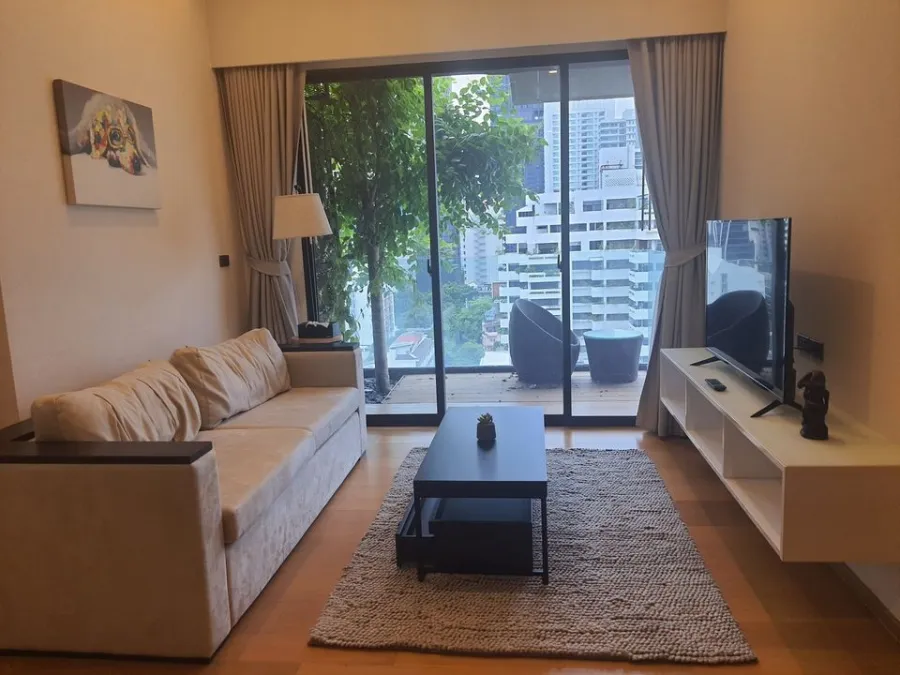 For rent, Siamese Exclusive Sukhumvit 31, 10th floor, spacious and comfortable room. Comes with full decoration. Book now.