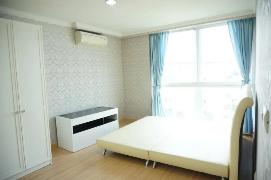 ขาย/ให้เช่า ชาโตว์ อินทาวน์ รัชดา 20 ห้องกว้าง เตียงอย่างดี ติดวอลเปเปอร์น่าอยู่ จองเลยจ้า ด่วนๆ