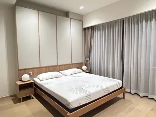 Spacious and comfortable rooms for rent at The Strand Thonglor, fully furnished. Book now, don't wait!