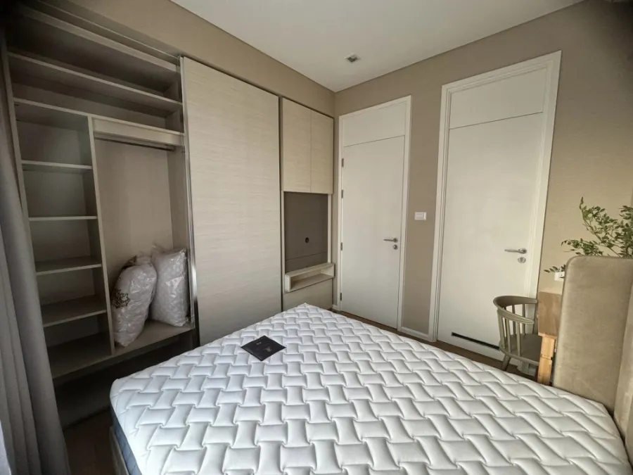 For rent: The Saint Residences, high floor, great city view. The room is ready to move in. Just come and move in.
