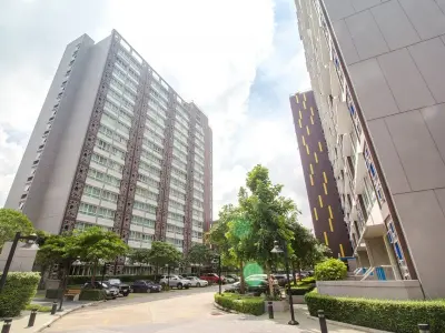 Condo i-biza Condominium RCA
