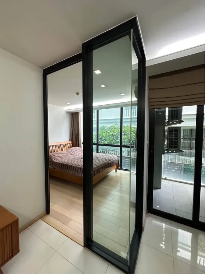 For rent: SOCIO Ruamrudee, 1 bedroom, 1 bathroom, decorated in Muji style, fully furnished, hurry and reserve now!