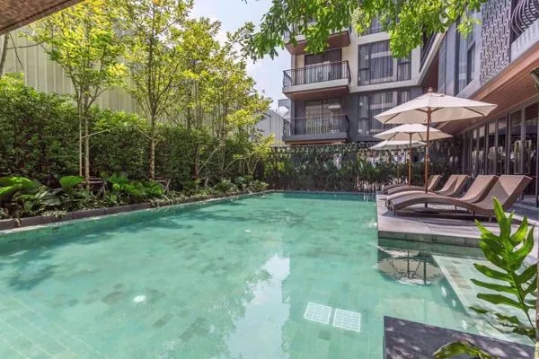 ขาย Klass หลังสวน ชั้น 8 ห้องกว้าง มาพร้อมเฟอร์นิเจอร์ครบชุด สภาพดีสุดๆ ไม่จองพลาดมากจ้า