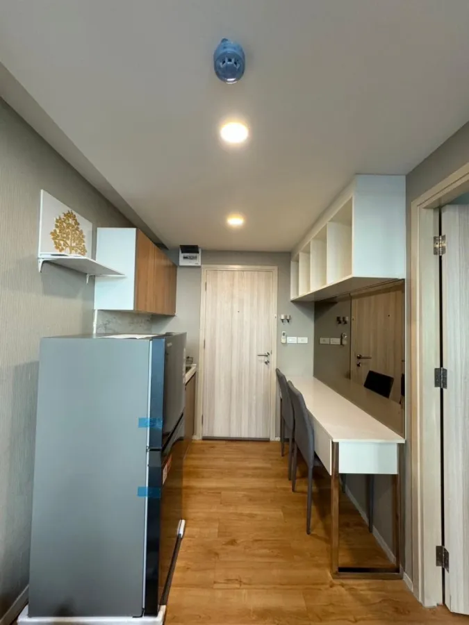 For rent: Modern condo Charan 79, fully decorated, built-in, wallpapered throughout the room. It's nice to live like this. Don't miss it.