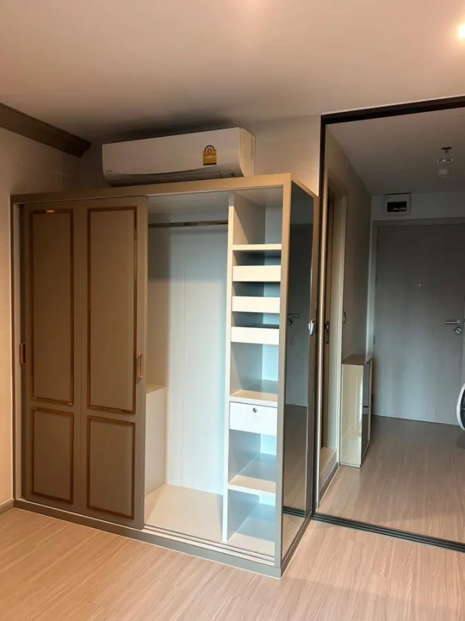 For sale, Life Ladprao, north, 12th floor, room decorated in LUXURY Buit-In style, super popular, can't miss it, book now.