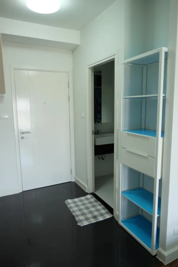 For sale and rent, A Space Bangna, high floor, separated room. The furniture is bright and ready to move in. You can live in it yourself.