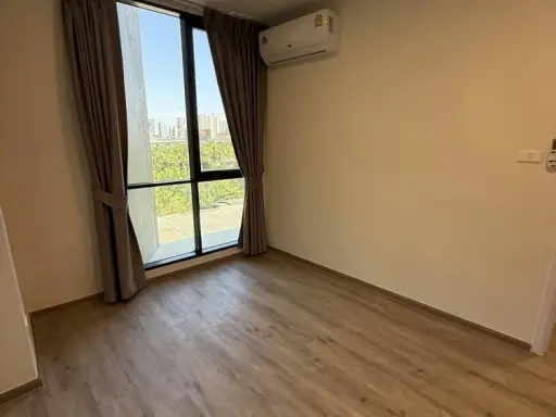 For rent at Beat Bangwa Interchange. Nice room, not too high floor, fully furnished with appliances. Book now!