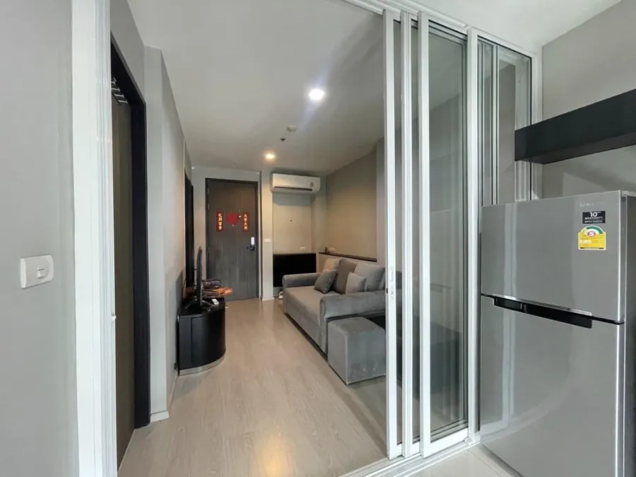 For rent: Rhythm Sukhumvit 44/1, ready to move in, 16th floor, beautiful view, great price, you'll regret it later.