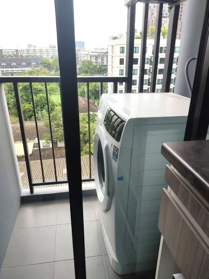 ให้เช่า คอนโด B Loft สุขุมวิท 107 ชั้น 8 ห้องกั้นเป็นสัดส่วนดีมาก ติดวอลเปเปอร์ทั้งห้อง รีบจับจองเลย